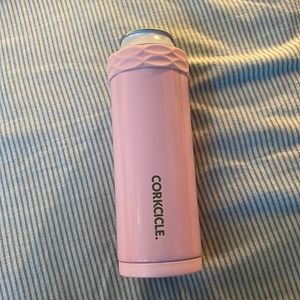 Corkcicle slim can holder
